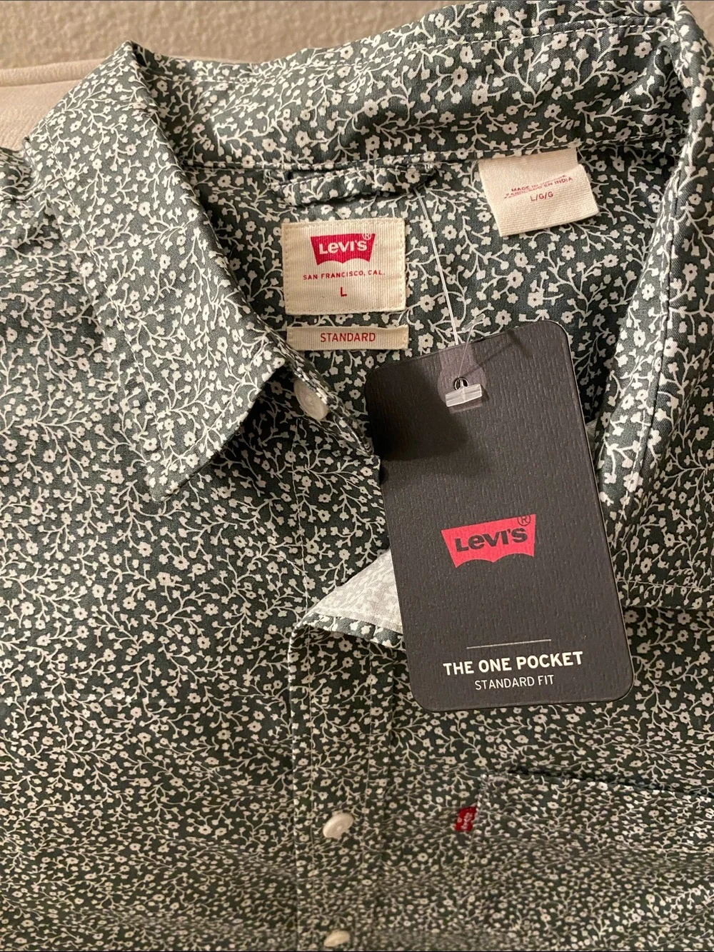 New Men’s Levi’s The One Pocket Standard Fit Button Up Shirt Large